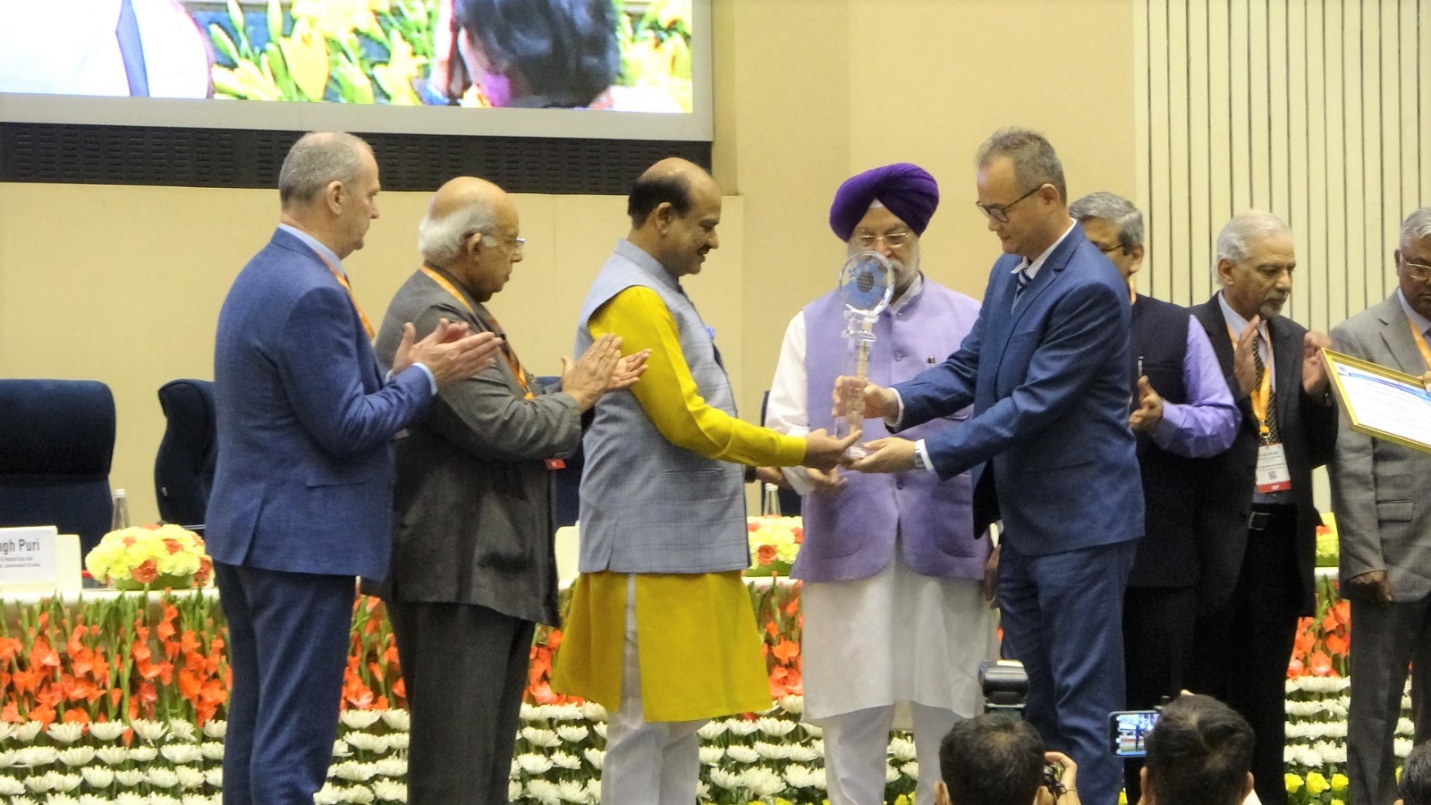 國際培訓總會頒發「2022年全球人力資源發展獎」獎項，由外交部駐印度代表處教育組陳立穎組長代表勞動部勞動力發展署領獎。
