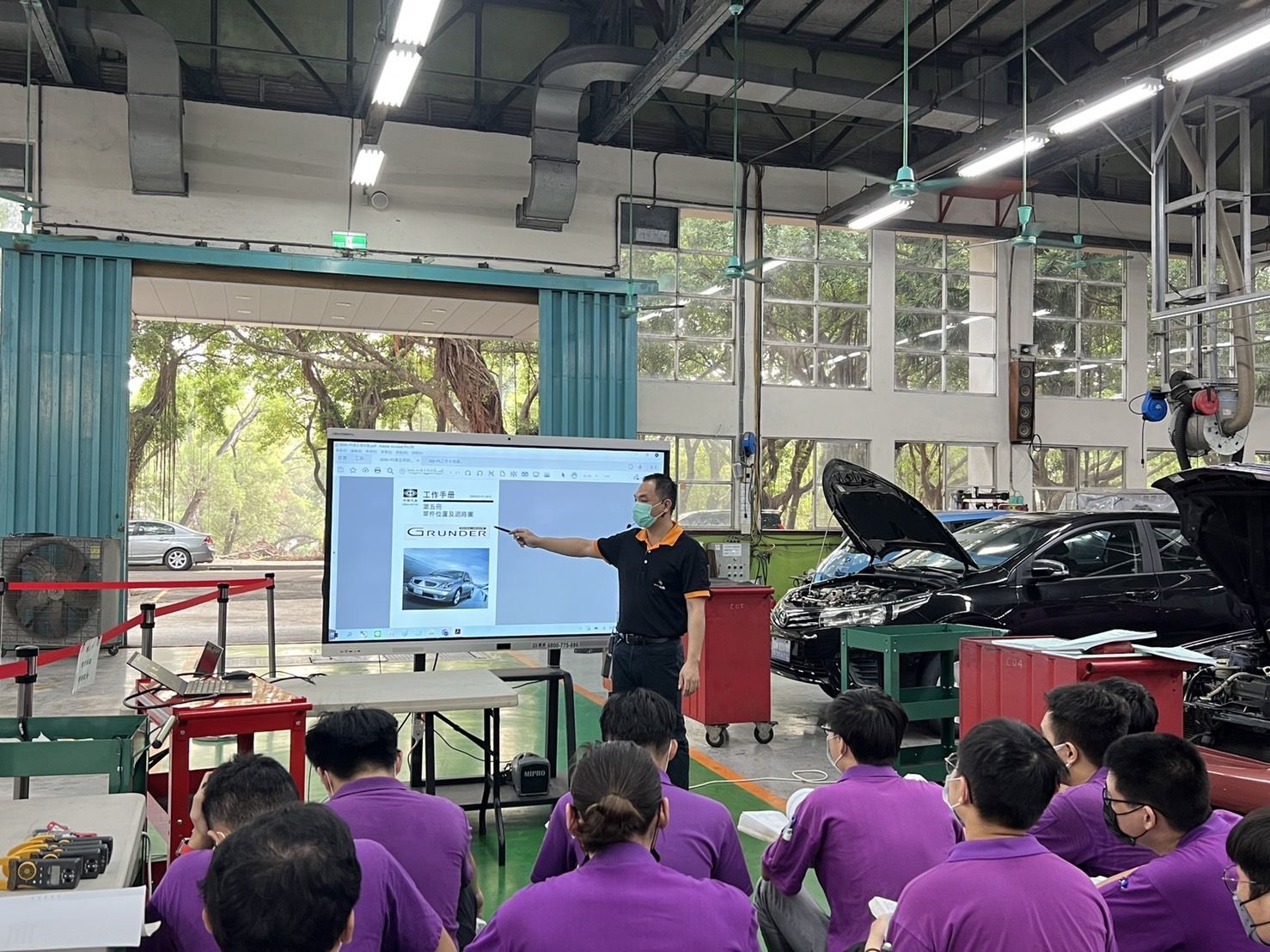 致力培育電動車檢修技術人才 中分署夏雲清獲頒績優訓練師獎